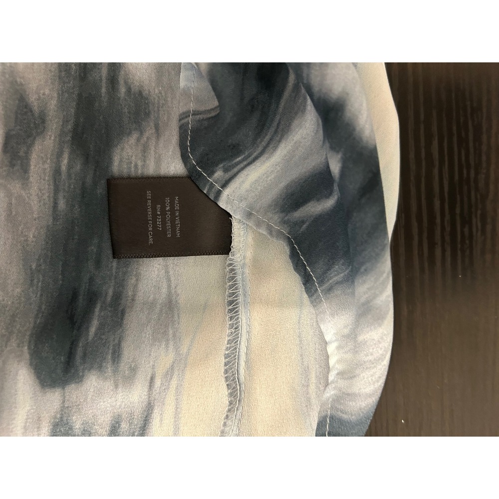 Simply Vera‎ Vera Wang Abstract Print Split Neck Roll Tab Blouse Blue White XL - Picture 4 of 4
